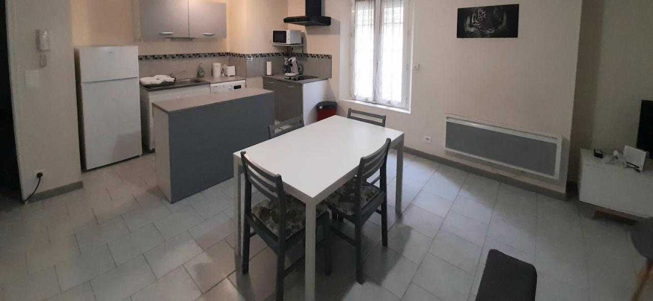 Appartamento Animalier Joigny Esterno foto